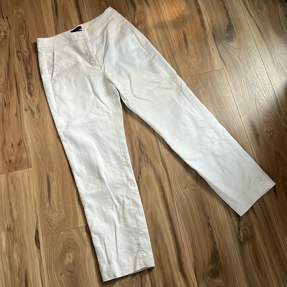 J Crew white linen pants, Kate style